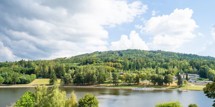 Dovolená s vůní kávy: penzion s kavárnou u Luhačovické přehrady, snídaně, wellness