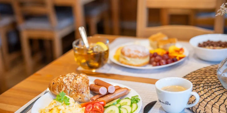 Dovolená s vůní kávy: penzion s kavárnou u Luhačovické přehrady, snídaně, wellness
