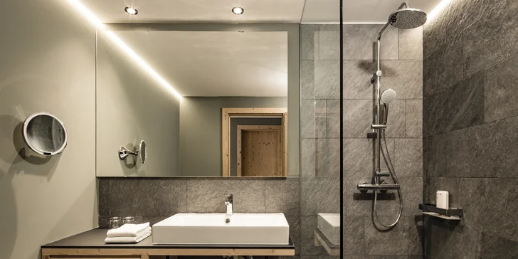 Adult-only alpský hotel na severu Itálie: karta výhod, wellness, polopenze se svačinou i lyžování