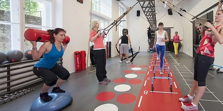 Vánoční fitness poukaz na cvičení, výživové poradenství a masáž nebo fyzioteparii