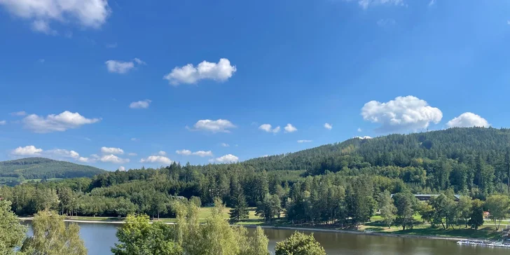 Dovolená s vůní kávy: penzion s kavárnou u Luhačovické přehrady, snídaně, wellness
