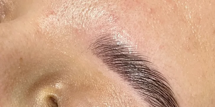 Kosmetická péče vč. revitalizační masáže nebo lash lifting i laminace obočí