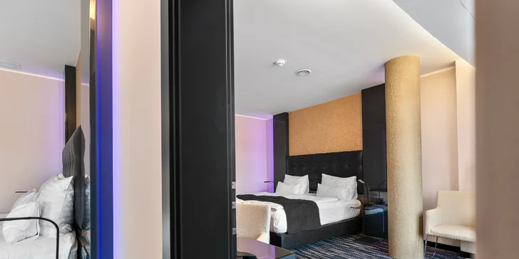 Pobyt v hotelu v Tančícím domě s krásným výhledem vč. snídaně i menu od Ondřeje Slaniny