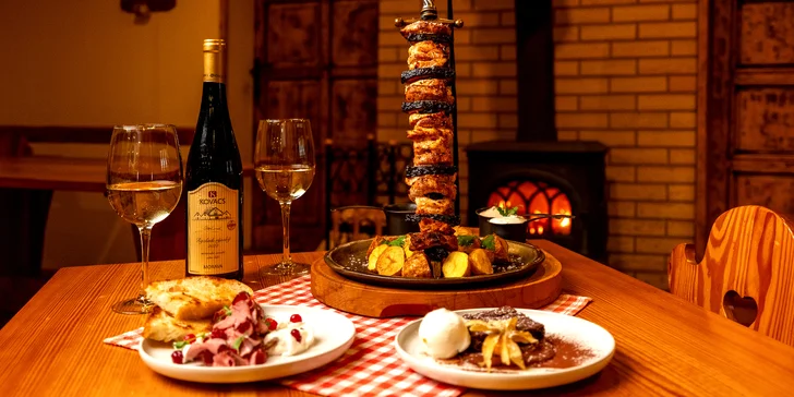 Tříchodové menu s hořícím masovým mečem i vinným párováním pro dva