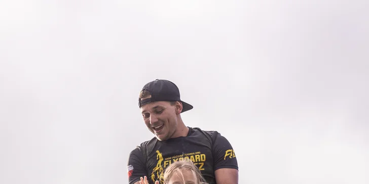 Zážitek na flyboardu na míru: tandemový let, dárková lekce či rozlučka se svobodou nebo jiná oslava