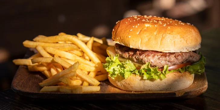 Dobroty z bistra Papa's: burger, francouzské tacos nebo sýrový box pro 1 i 2 osoby