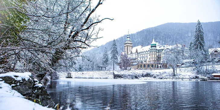 Luxusní pobyt na zámku: neomezený wellness, polopenze, sleva na masáže, kousek od Miškovce
