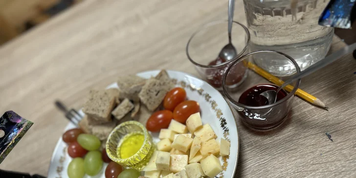 Malířský workshop s řízenou degustací osmi vín z rodinných vinařství: voucher pro 1-2 osoby