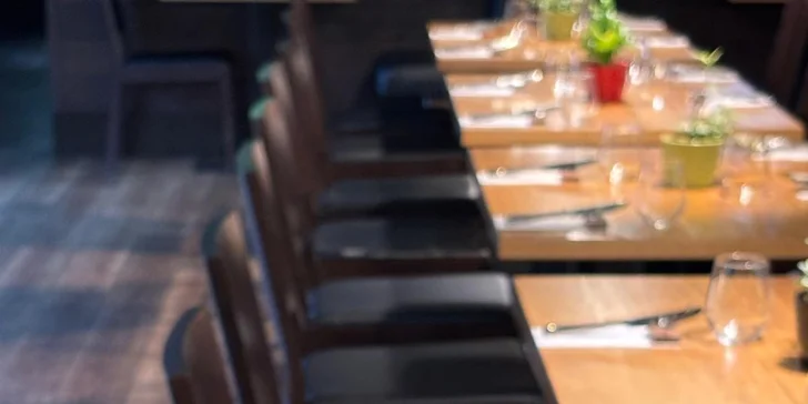 Voucher na 500–2 000 Kč na cokoliv v zámecké restauraci Konírna