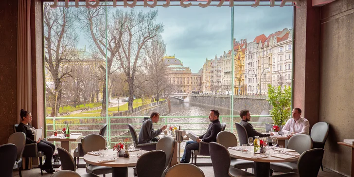 Otevřené vouchery do restaurace v Mánesu: jídlo i nápoje, 1000 až 2000 Kč
