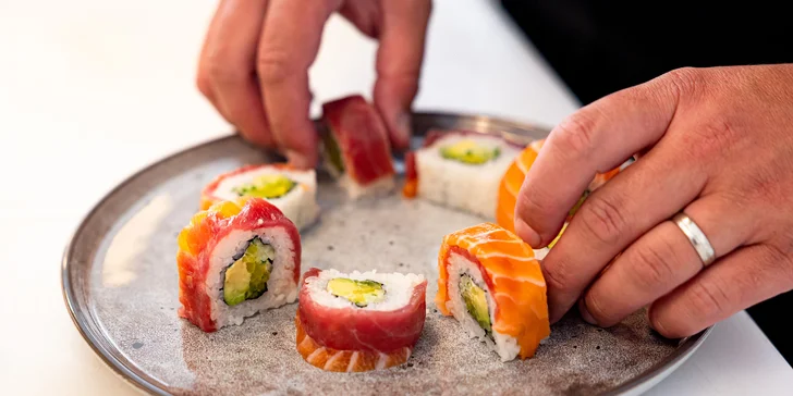 Otevřené vouchery na jídlo i pití v elegantní sushi restauraci: hodnota 500-2000 Kč