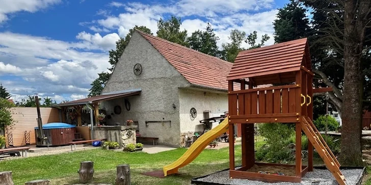 Kraj plný rybníků: wellness i moderní chalupa na Třeboňsku až pro 11 osob