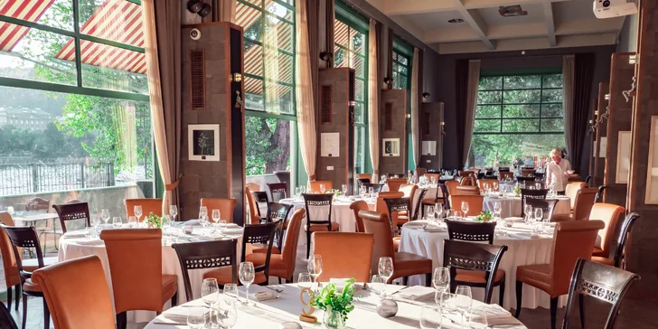 Otevřené vouchery do restaurace v Mánesu: jídlo i nápoje, 1000 až 2000 Kč