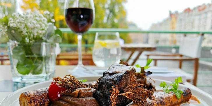 Otevřené vouchery do restaurace v Mánesu: jídlo i nápoje, 1000 až 2000 Kč