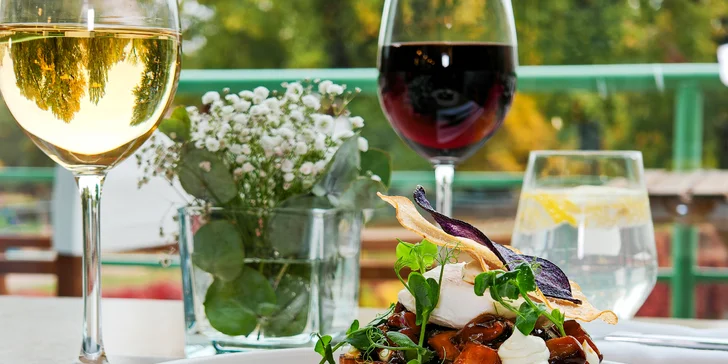 Otevřené vouchery do restaurace v Mánesu: jídlo i nápoje, 1000 až 2000 Kč