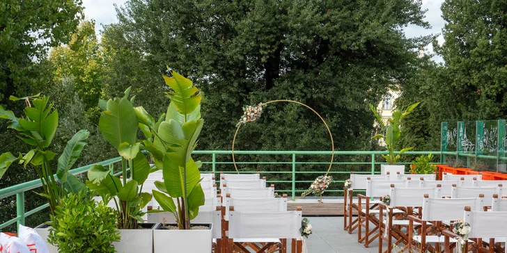 Otevřené vouchery do restaurace v Mánesu: jídlo i nápoje, 1000 až 2000 Kč