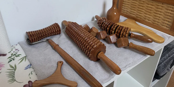 Maderoterapie neboli masáž dřevěnými válečky pro odstranění celulitidy
