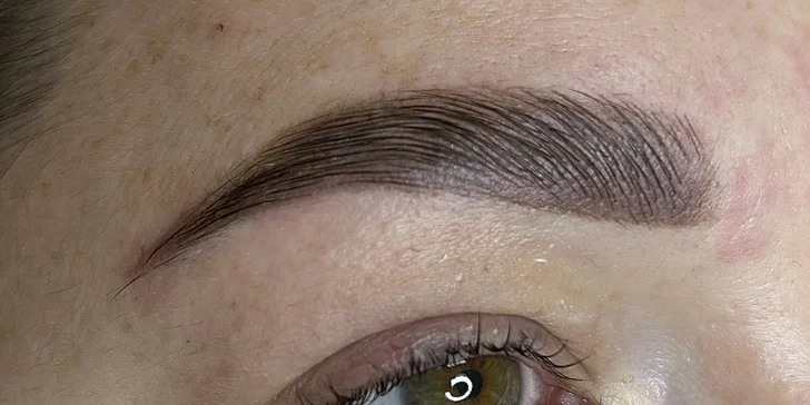 Krásná hned po probuzení: laminace obočí i lash filler