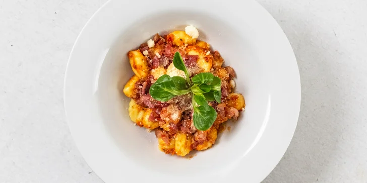 Pasta dle vlastního výběru: špagety Carbonara, ravioly s hovězím i lasagne