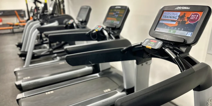 Aktivní dovolená v Trutnově: snídaně, fitness, krásné dětské hřiště, denně squash, badminton aj.