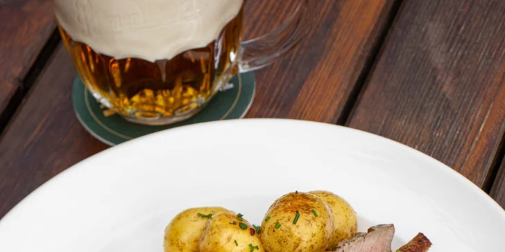 Pobyt se snídaní v srdci Mělníka: pokoje i apartmány až pro 6 osob, sleva do restaurace