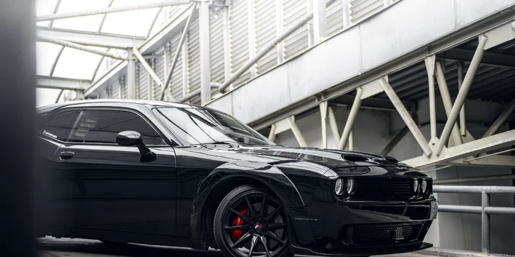 Zažijte sílu americké legendy: Dodge Challenger Widebody na 3 hodiny i celý víkend
