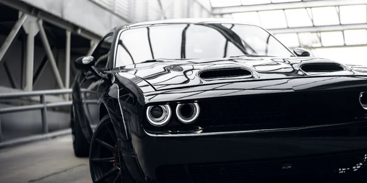 Zažijte sílu americké legendy: Dodge Challenger Widebody na 3 hodiny i celý víkend
