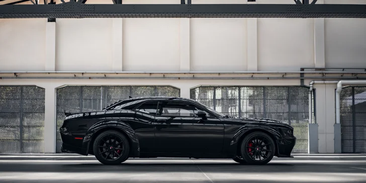 Zažijte sílu americké legendy: Dodge Challenger Widebody na 3 hodiny i celý víkend
