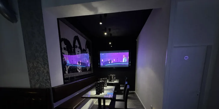 30 nebo 60 minut v baru a kavárně u Stodolní, kde se platí hlavně za čas