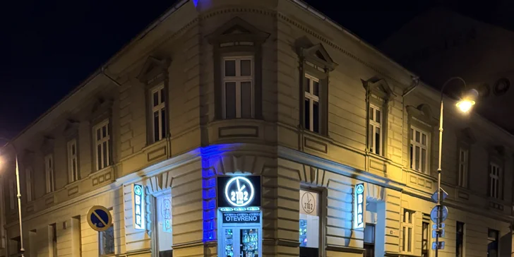 30 nebo 60 minut v baru a kavárně u Stodolní, kde se platí hlavně za čas