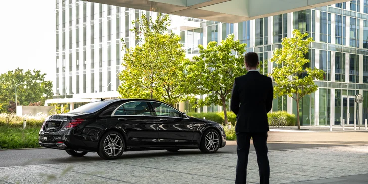 Zapůjčení luxusního Mercedesu Benz S560 Long: 12 či 24 hod. i celý víkend