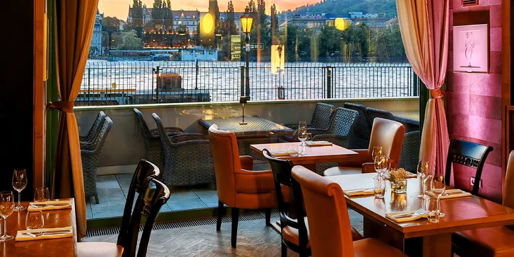 Otevřené vouchery do restaurace v Mánesu: jídlo i nápoje, 1000 až 2000 Kč