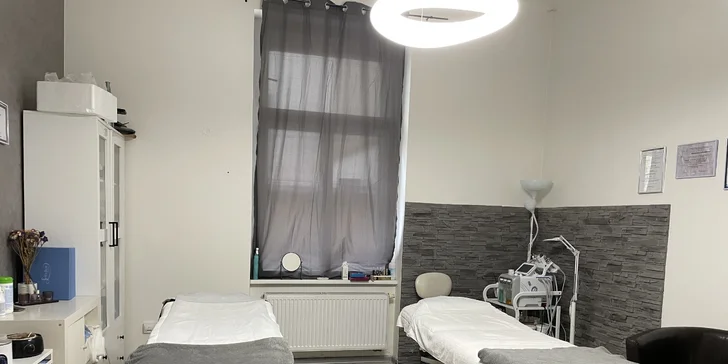 Kosmetické ošetření, laminace obočí, mikrojehličkování či liftingová masáž Kobido