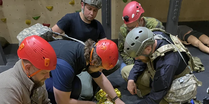 Celodenní kurz první pomoci nebo bojové medicíny pro 1 osobu