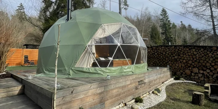 Glamping Meleček: pobyt v luxusním glampingovém stanu i wellness v sudové sauně a horkém sudu