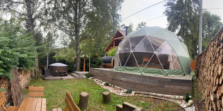 Glamping Meleček: pobyt v luxusním glampingovém stanu i wellness v sudové sauně a horkém sudu