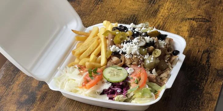 Bistro kousek od nádraží: XL tortilla, tacos s hranolky nebo talíř Mc Royal