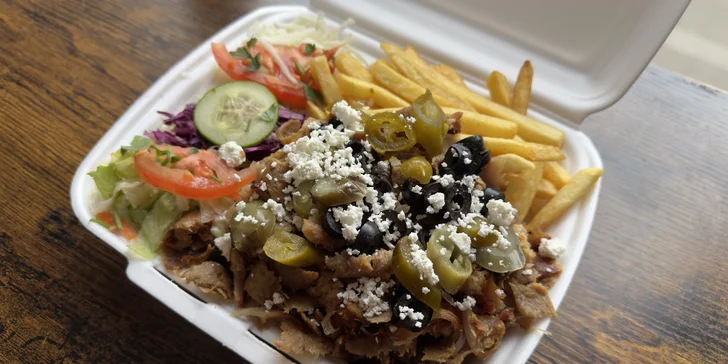 Bistro kousek od nádraží: XL tortilla, tacos s hranolky nebo talíř Mc Royal