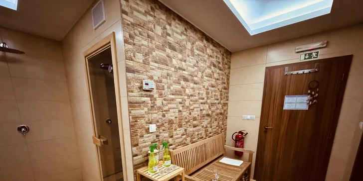 Romantický balíček: privátní vířivka a sauna, voucher na jídlo i degustace piv