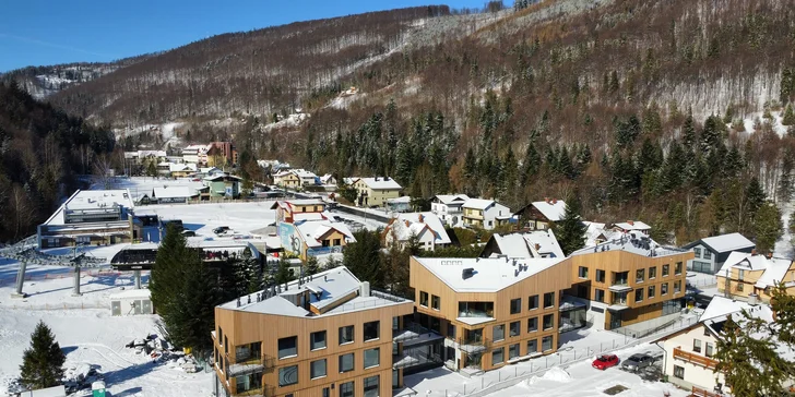Apartmány přímo u sjezdovek Szczyrku: neomezený vstup do wellness i snídaně
