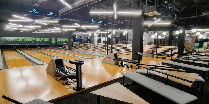 Hodina bowlingu i s občerstvením a limonádou nebo 2 hodiny za cenu 1