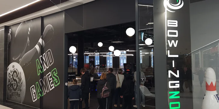 Hodina bowlingu i s občerstvením a limonádou nebo 2 hodiny za cenu 1