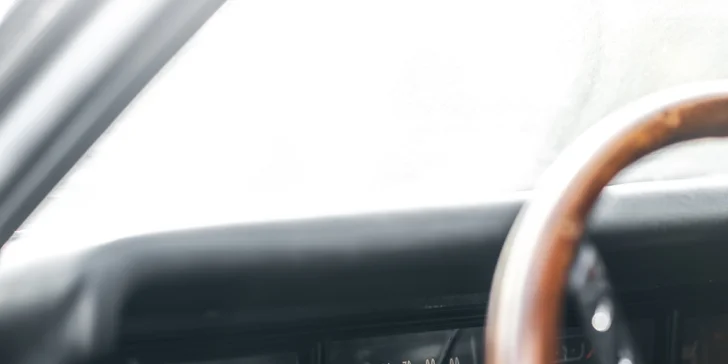 Jedinečná jízda v historickém klenotu: Veterán Buick Riviéra 1969 7.0, 400 koní