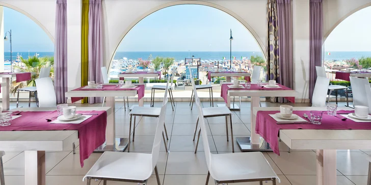 Dovolená v Itálii: hotel v Rimini s polopenzí a vnitřním bazénem