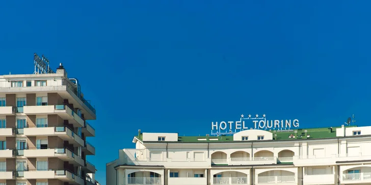 Dovolená v Itálii: hotel v Rimini s polopenzí a vnitřním bazénem