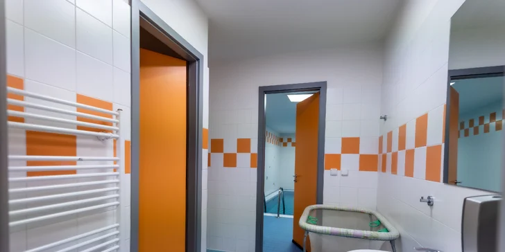 Pronájem vyhřívaného bazénu vč. plaveckých pomůcek a vstupu do dětské herny