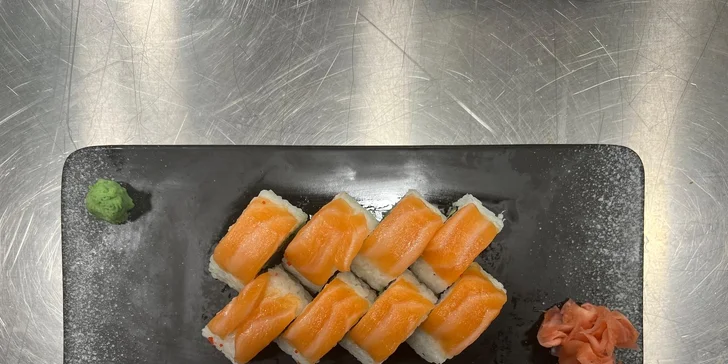 Sushi sety v pražském obchodním centru: 16 až 68 kousků maki, sashimi i nigiri
