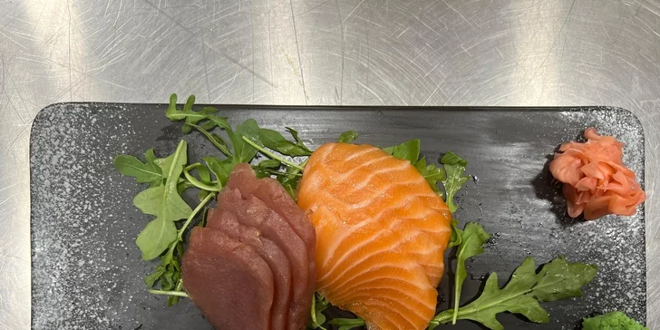 Sushi sety v pražském obchodním centru: 16 až 68 kousků maki, sashimi i nigiri