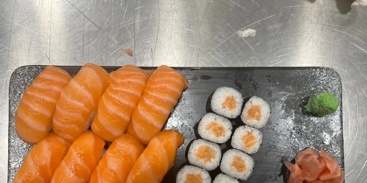 Sushi sety v pražském obchodním centru: 16 až 68 kousků maki, sashimi i nigiri