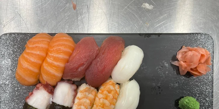 Sushi sety v pražském obchodním centru: 16 až 68 kousků maki, sashimi i nigiri